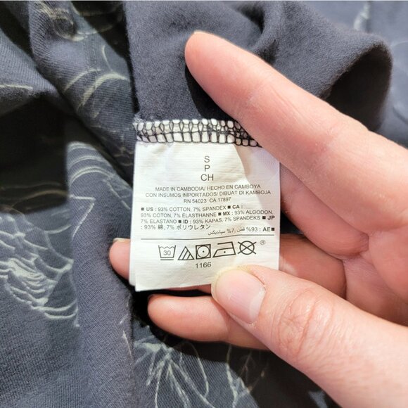 Old Navy Short Sleeve Gray Floral Knit Tee Shirt Dress | Size: SP - Picture 14 of 14